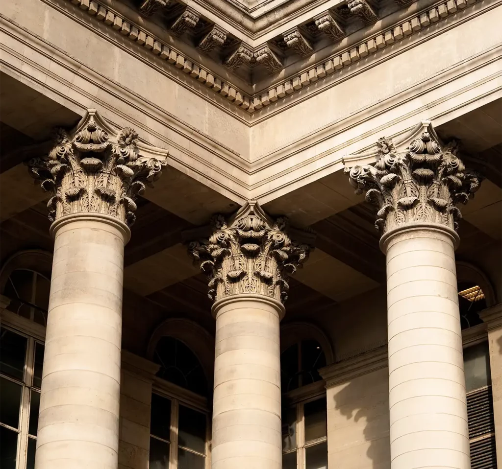 Cabinet d'expertise comptable SFRévision colonnes architectural photo d'accueil